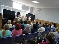 В Приморско-Ахтарской ЦРБ зазвучали песни.